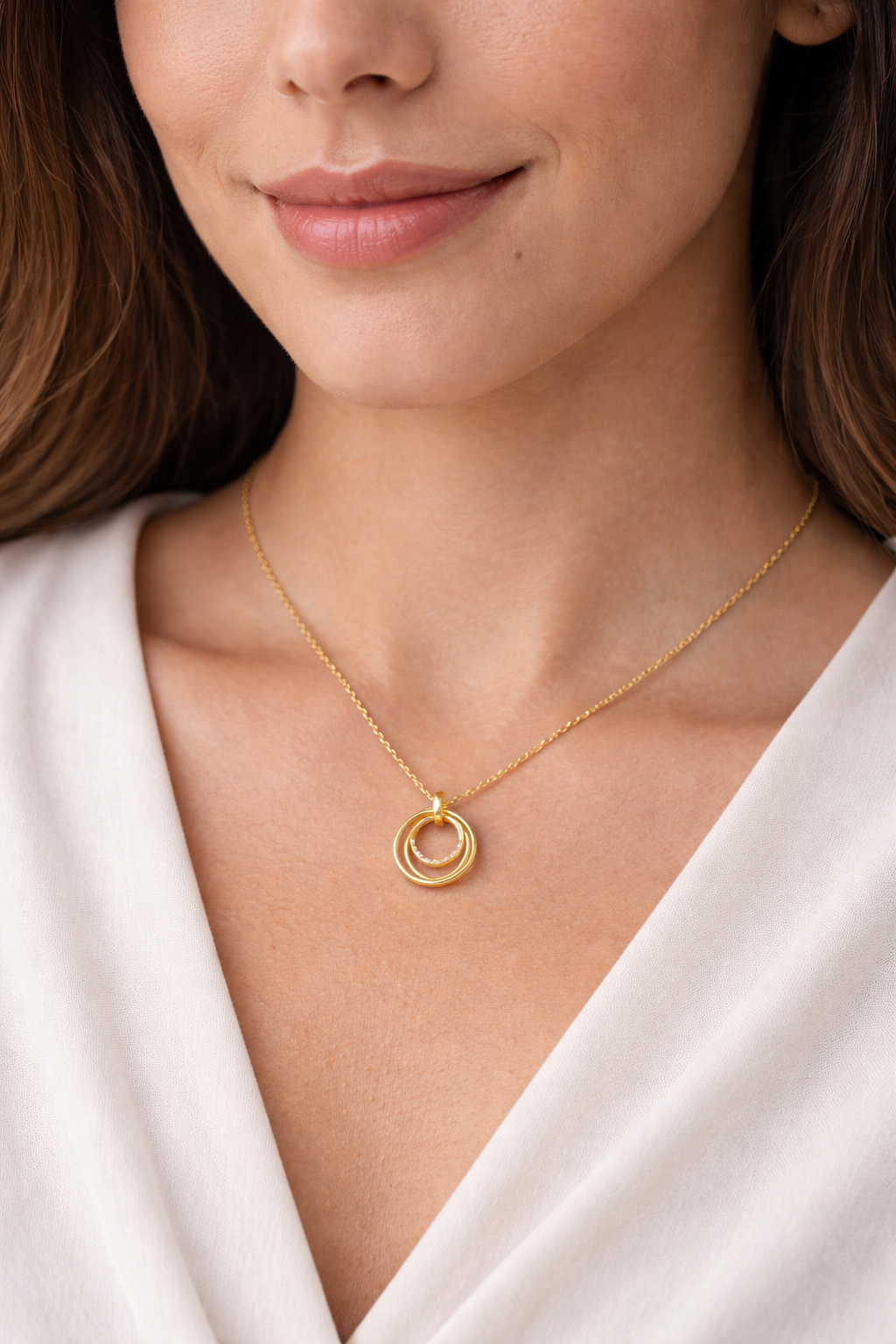 Nurayn Circle Necklace