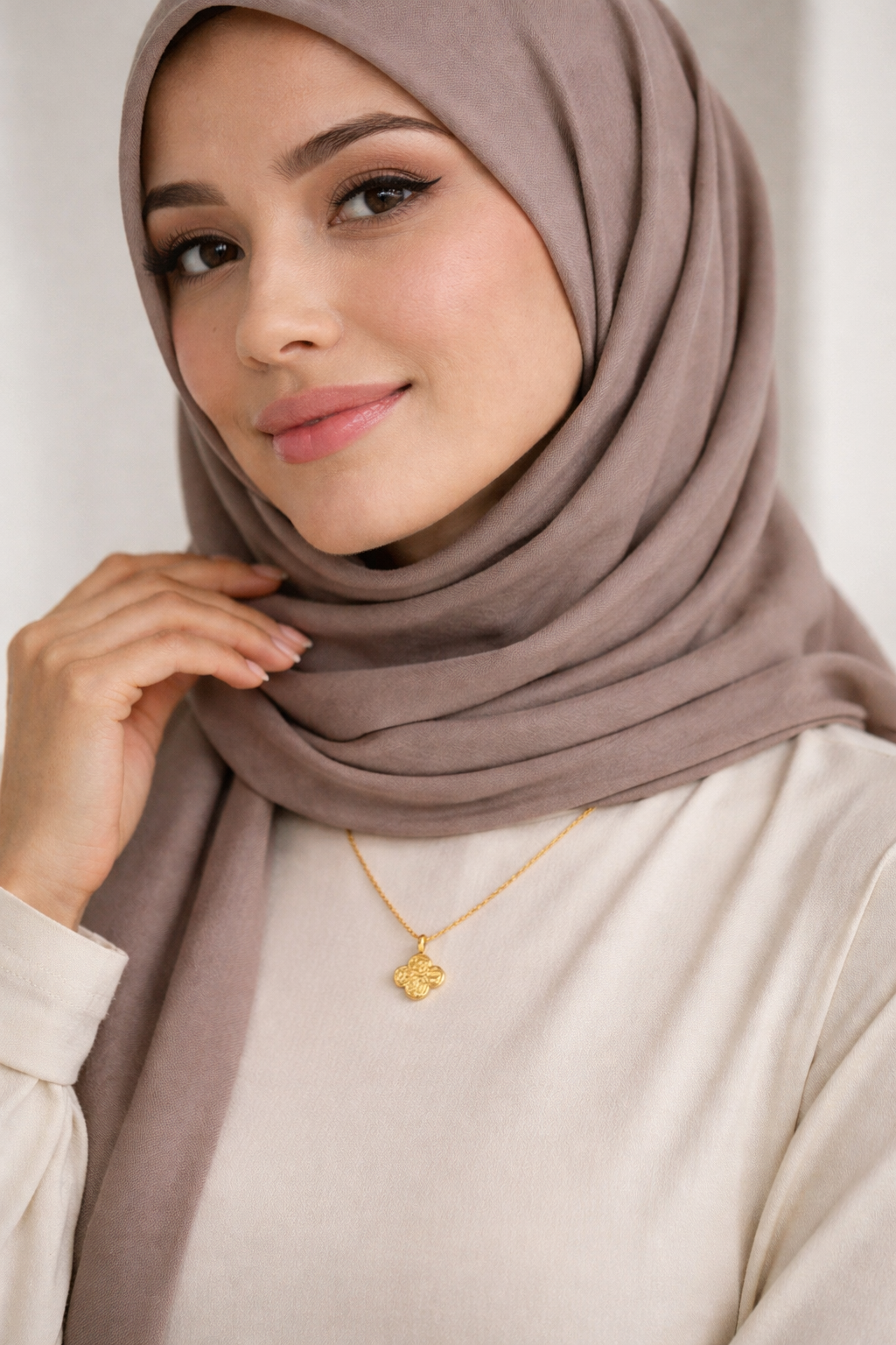 Sabr Clover Necklace